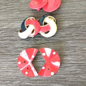 3.sers of clasp Earrngs